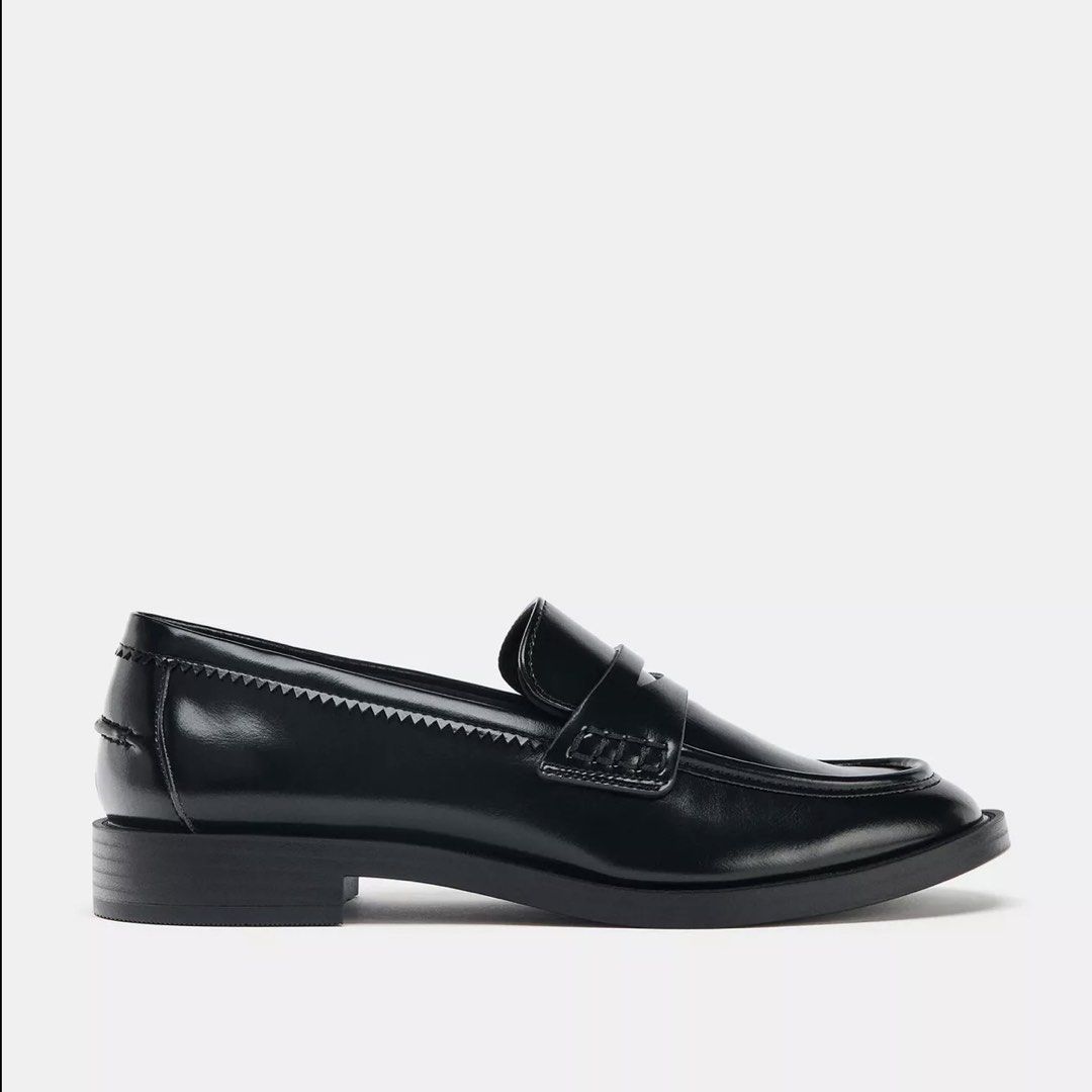 Zara Black Loafers (Category: Loafers) located in Davao. Submitted by eki__ (Listing ID 1436389589, Image 3). Description: - Zara black loafers - Glossy finish - Slip-on design - Rounded toe - Low heel - Versatile for casual and semi-formal outfits Orig Price: ₱2,595. Selling low..