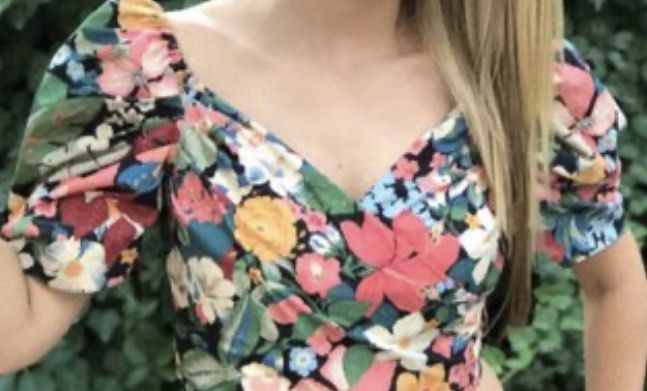 ZARA floral crop top (Category: Blouses) located in Makati City. Submitted by fudgychewygooey (Listing ID 1436333958, Image 2). Description: .