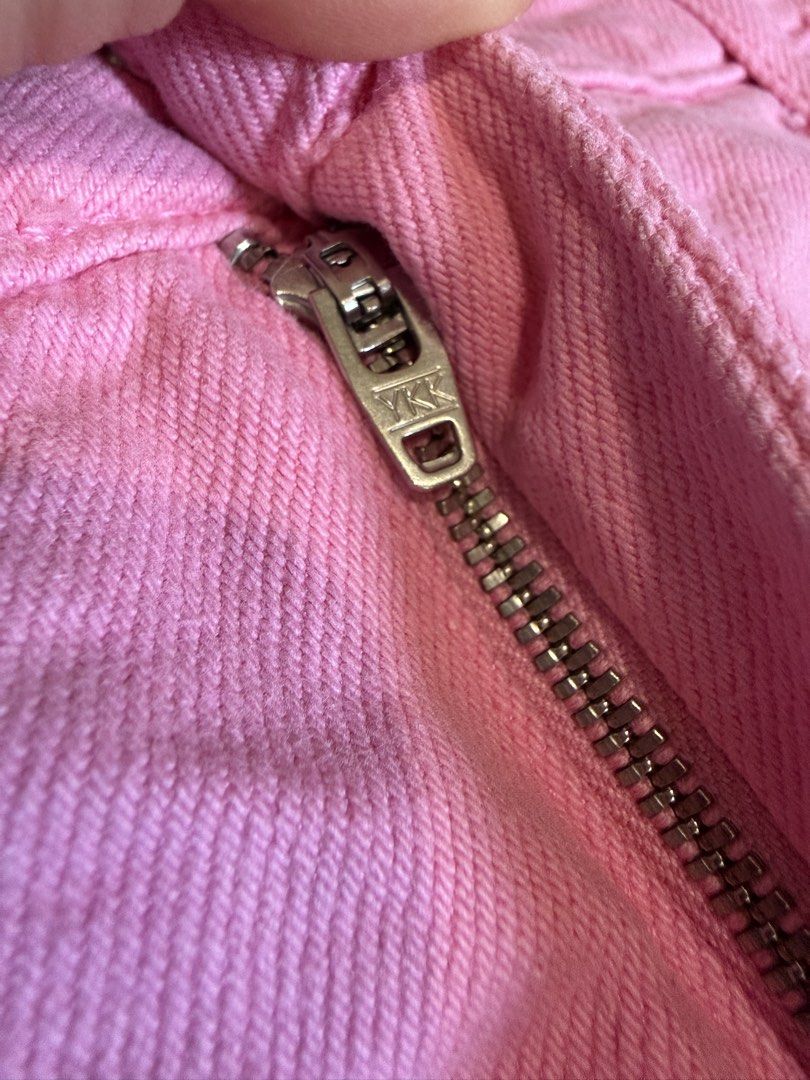 Zara Pink Wide Leg Jeans (Category: Jeans) located in Antipolo. Submitted by articlesbyeve (Listing ID 1436362780, Image 3). Description: - Zara pink wide-leg jeans - Size: Width 34cm (waist) length 95cm (from waist down) - YKK zipper .