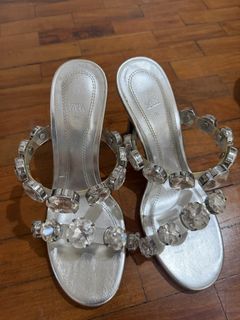 (Category: ) located in . Submitted by prelovedclothes18 (Listing ID 1436343387, Image 1). Description: .