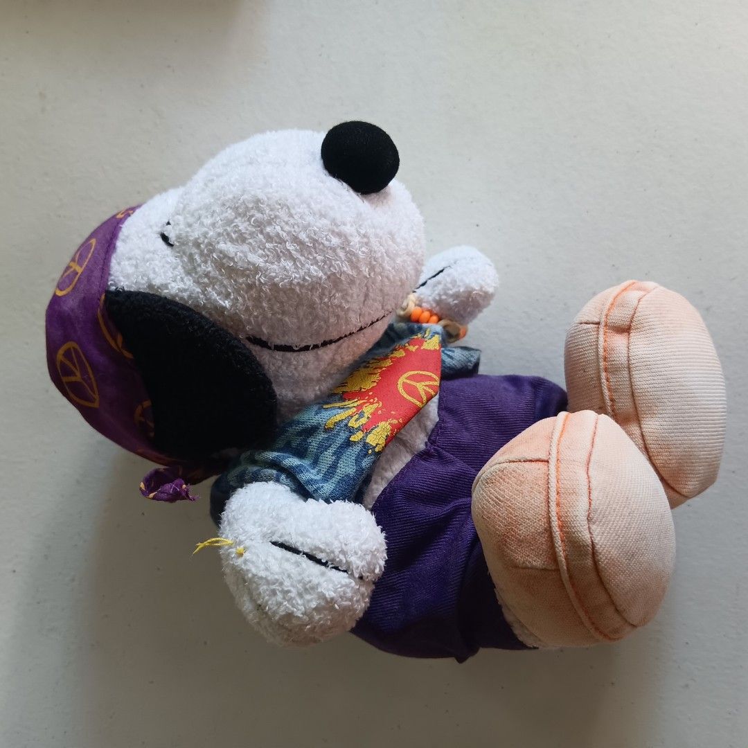 2000 Vintage McDonalds Snoopy Plushie (Category: Plushies & Soft Toys) located in Cainta. Submitted by watchmanart (Listing ID 1436520563, Image 2). Description: 2000 Vintage McDonalds Peanuts 50th Anniversary Peace and Love Snoopy Plushie. What you see is what you get. Shipping via JNT or LalaMove Meetup if near SanMateo, Rizal.