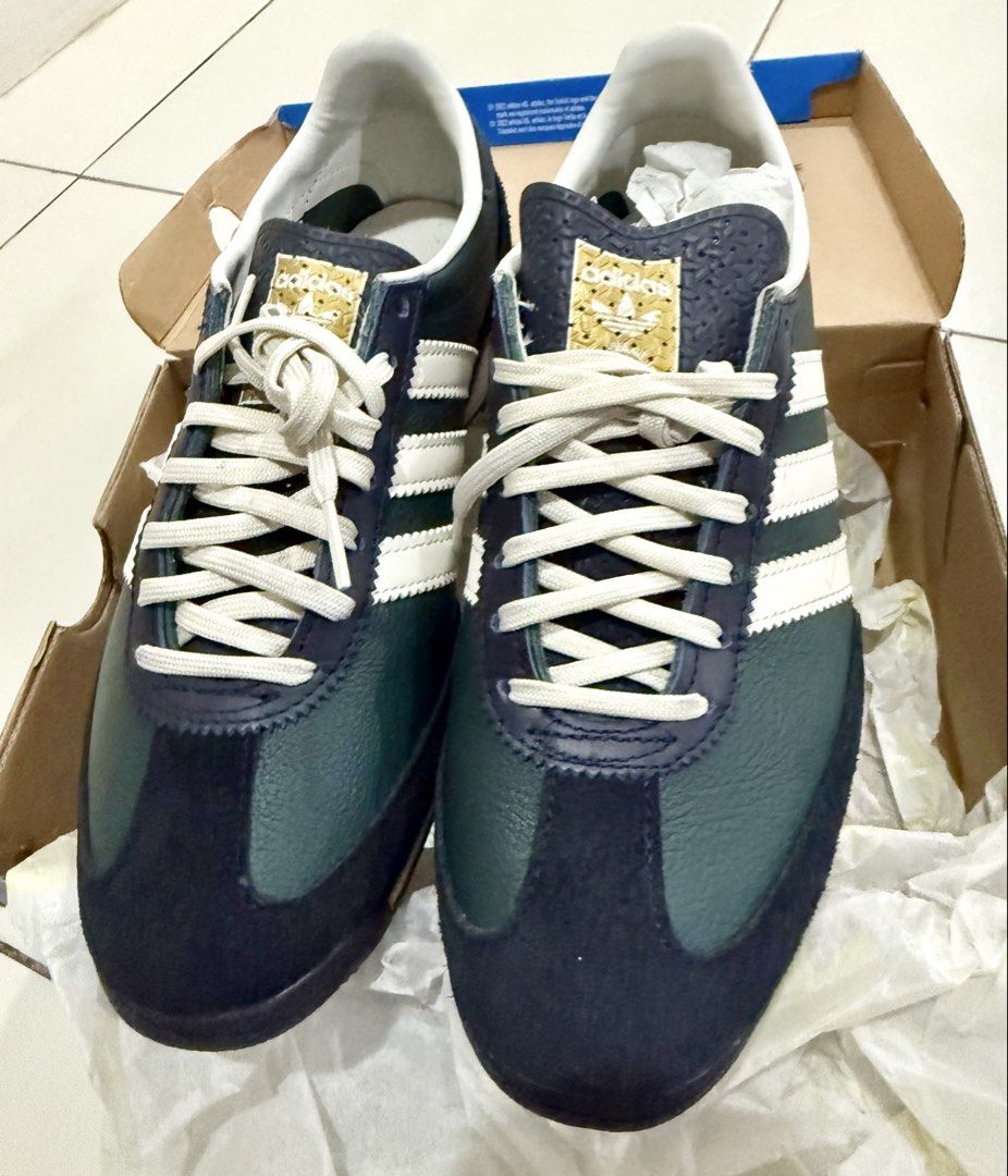 Adidas SL 72 OG W Sneakers (Category: Sneakers) located in Taguig. Submitted by Love2Shop (Listing ID 1436528768, Image 3). Description: Adidas SL 72 OG W sneakers Bought at Php6k / Used twice while travelling For 25cm / 8 US Women’s Black / Green / Navy Blue / White with red lining .