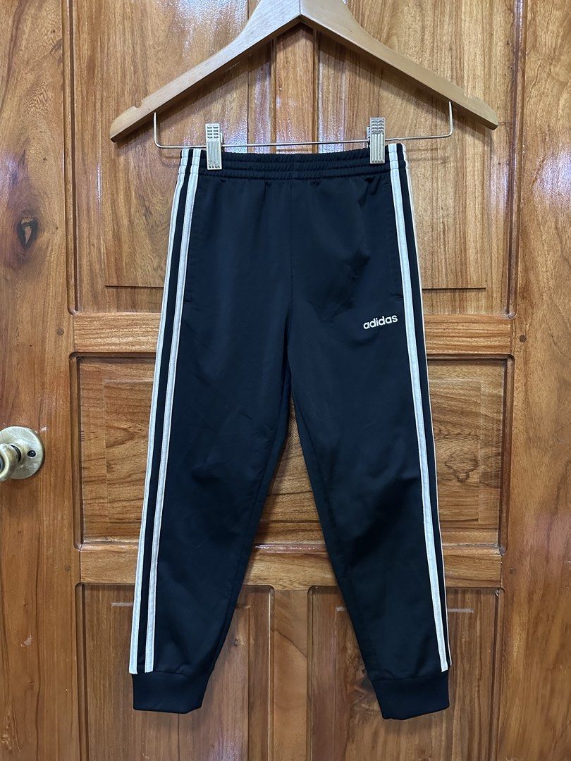 Adidas track pants for kids (Category: Babies & Kids Fashion) located in Quezon City. Submitted by iamjdl (Listing ID 1436572174, Image 1). Description: In very good condition Size 6 sa tag 26.5 inches long Garterized waist.
