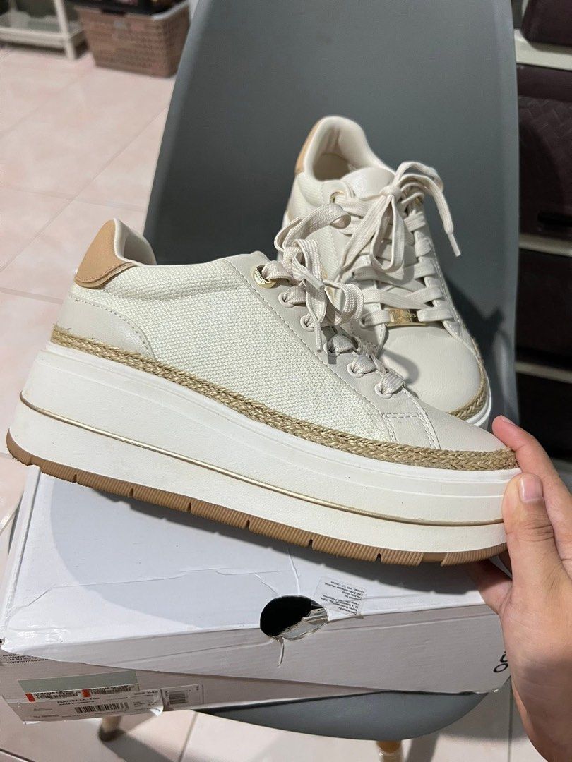 ALDO WOMEN SHOES (Category: Sneakers) located in Kalibo. Submitted by ushenem (Listing ID 1436601235, Image 3). Description: ✨ FOR SALE ✨ ALDO GARELIA-108 – Cream Step out in style with this classy and minimalist pair from ALDO 🤍 Perfect for casual, smart casual, or everyday wear! 📌 Brand: ALDO 📌 Model: GARELIA-108 📌 Color: Cream 📌 Size: US 7 | EUR 37.5 | UK 4.5 📌 Original Price: ₱6,895.00 📌 Condition: ( once used ) 📌 With box included ✔️