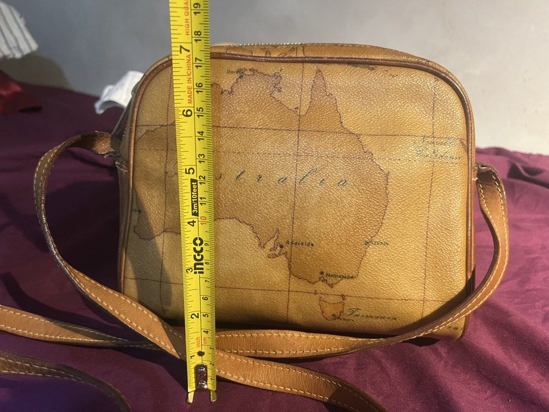 ALVIERO SLING BAG (Category: Purses & Pouches) located in Makati City. Submitted by collexziones (Listing ID 1436473199, Image 2). Description: ORIGINAL PERFECT FOR ON THE GO BAGS DECLUTTERING.