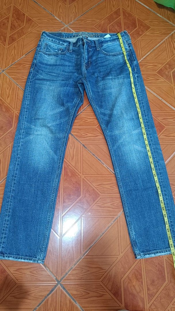 American Eagle Outfitters Core Flex Jeans (Category: Jeans) located in Taguig. Submitted by redarmy21775000 (Listing ID 1436529927, Image 1). Description: - American Eagle Outfitters jeans - Size: 32x30 - Classic blue wash - Straight leg fit - Made with Core Flex material for added comfort - Perfect for everyday wear - Measurements in photos.