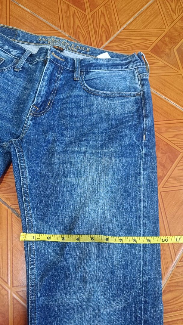 American Eagle Outfitters Core Flex Jeans (Category: Jeans) located in Taguig. Submitted by redarmy21775000 (Listing ID 1436529927, Image 3). Description: - American Eagle Outfitters jeans - Size: 32x30 - Classic blue wash - Straight leg fit - Made with Core Flex material for added comfort - Perfect for everyday wear - Measurements in photos.
