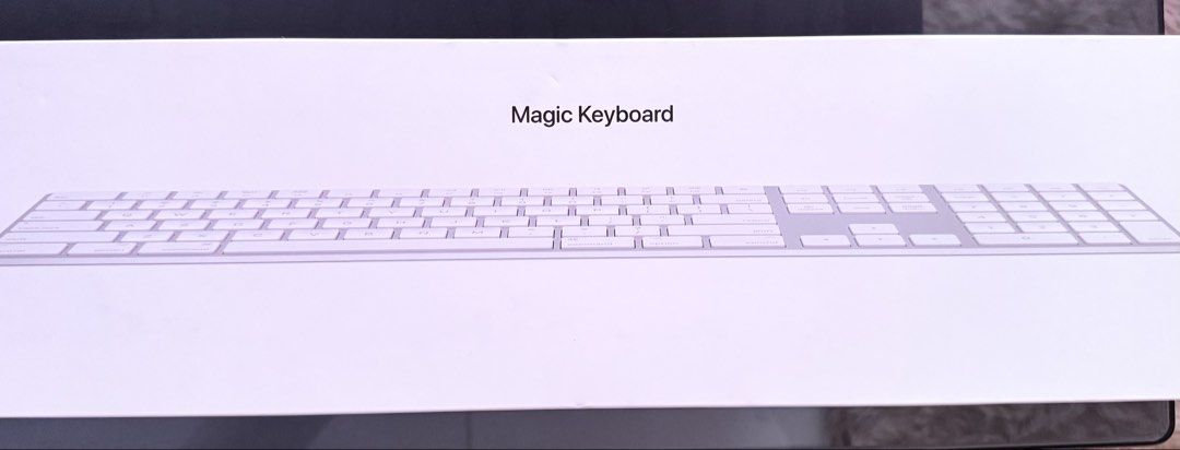 Apple Magic Keyboard with Numeric Keypad - Brand New448046300167546880