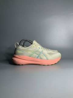 (Category: ) located in . Submitted by kalye_footwear (Listing ID 1436633932, Image 1). Description: .