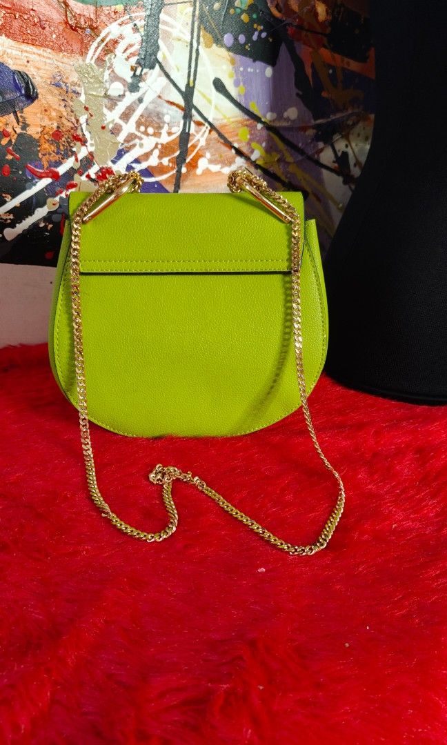 Auth Chloé sling bag (Category: Luxury Bags & Wallets) located in Las Pinas. Submitted by anna_so2 (Listing ID 1436647849, Image 2). Description: gold pa lahat hardwares ang ganda in person may conting fade lang sa gilid but d halata over all mgnda pa tlga cya.