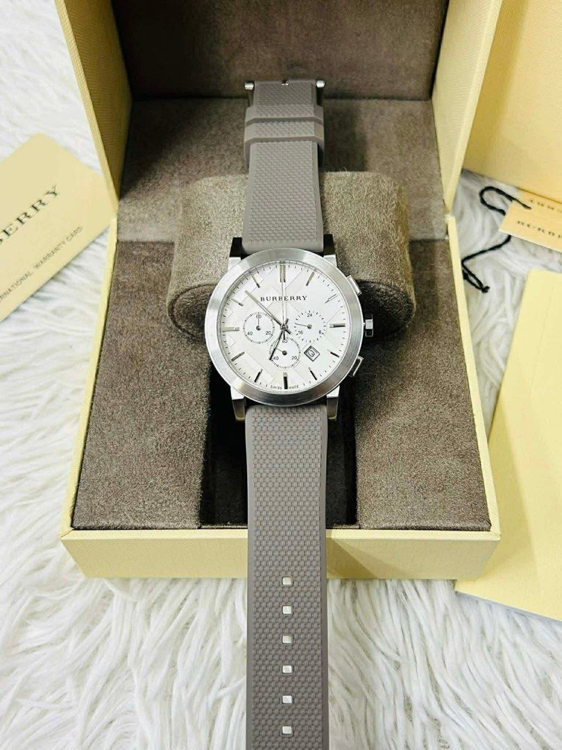 🇺🇸AUTHENTIC BURBERRY WATCH FOR MEN 🇺🇸 (Category: Women's Watches) located in Manila. Submitted by Supermomshie (Listing ID 1436610145, Image 1). Description: .