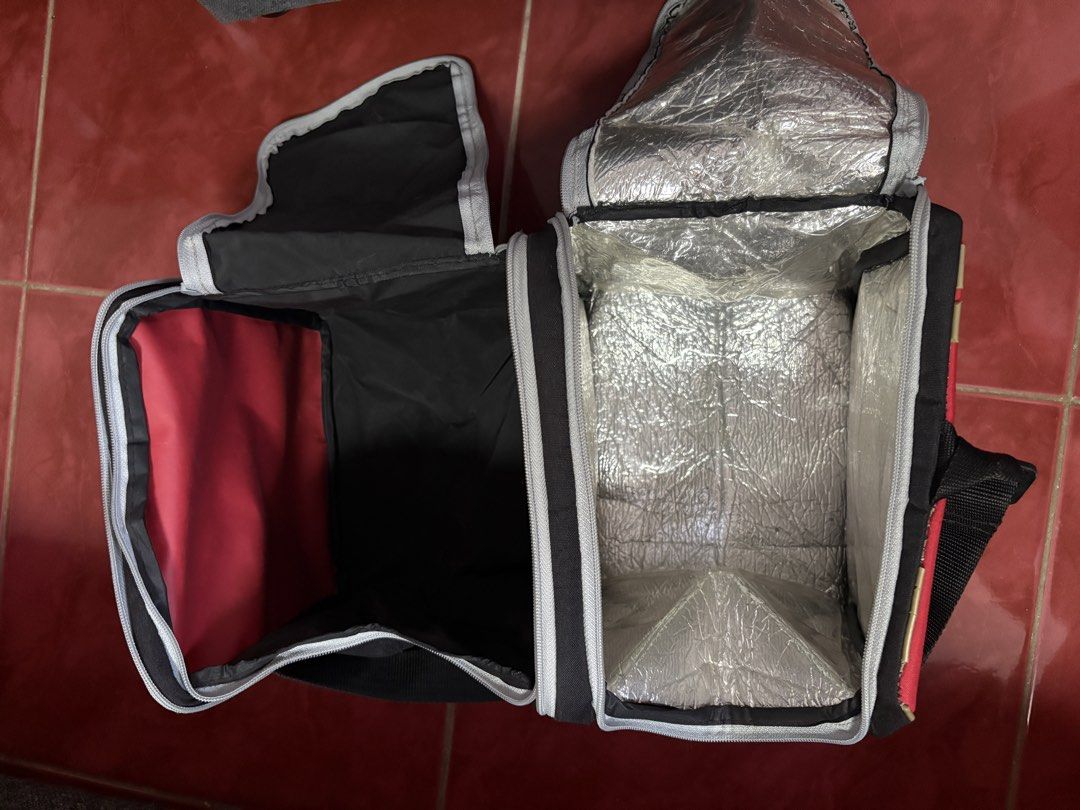 Avon Thermal + Travel Bag (Category: Diaper Bags & Wetbags) located in Santa Maria. Submitted by amaly. (Listing ID 1436613184, Image 1). Description: Maganda pa to flaws nia ung details lang sa exterior.