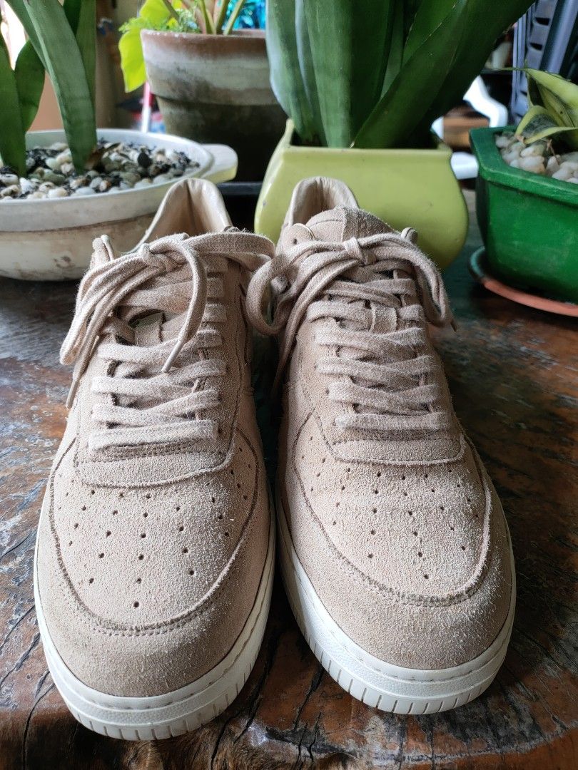Bapesta x Ronnie Fieg (Category: Sneakers) located in Baguio. Submitted by aldwin18 (Listing ID 1436488195, Image 2). Description: Personal Pair bought it from Goat app Only 400 pairs made worldwide Made from Italian Leather No box and shoe tree Dm for negotiations .
