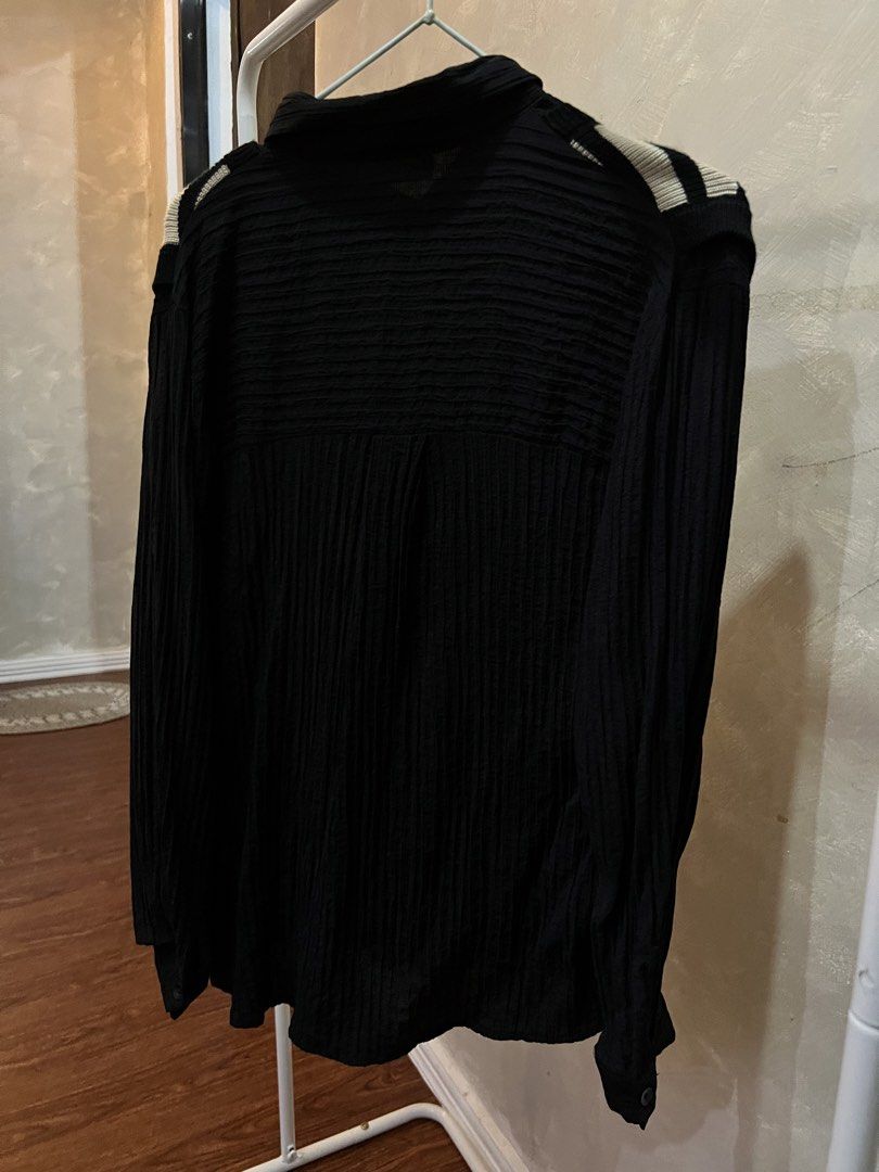 Black Long Sleeve Top with Striped Vest (Category: Blouses) located in Cabanatuan. Submitted by doelly1221 (Listing ID 1436554762, Image 3). Description: - Black long sleeve top - Striped vest - Collared neckline - Button-down front - Ribbed fabric - Textured back design.