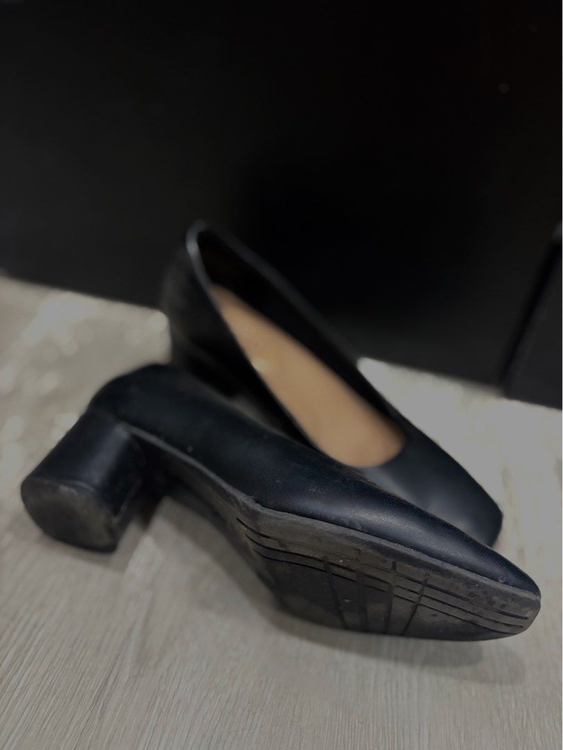 Black Shoes (Category: Flats & Sandals) located in Manila. Submitted by mnldstr (Listing ID 1436640911, Image 2). Description: Black Shoes for Women From Payless (Comfort Plus) Original Price: 1.6k PHP .