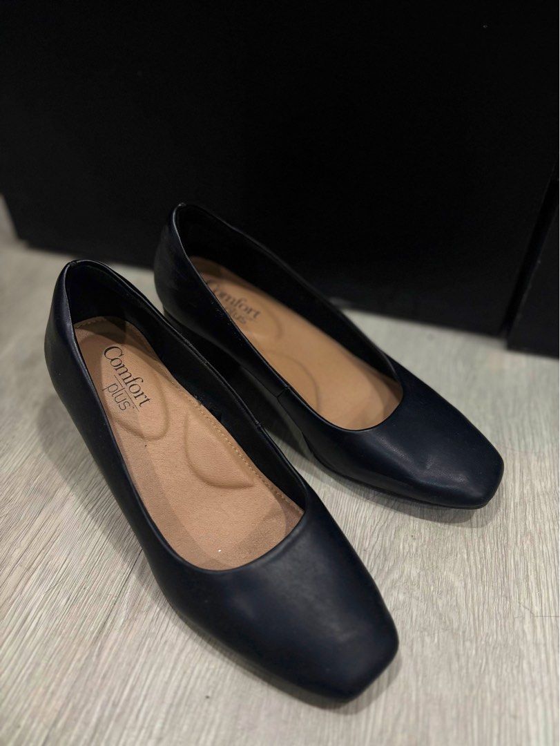 Black Shoes (Category: Flats & Sandals) located in Manila. Submitted by mnldstr (Listing ID 1436640911, Image 1). Description: Black Shoes for Women From Payless (Comfort Plus) Original Price: 1.6k PHP .