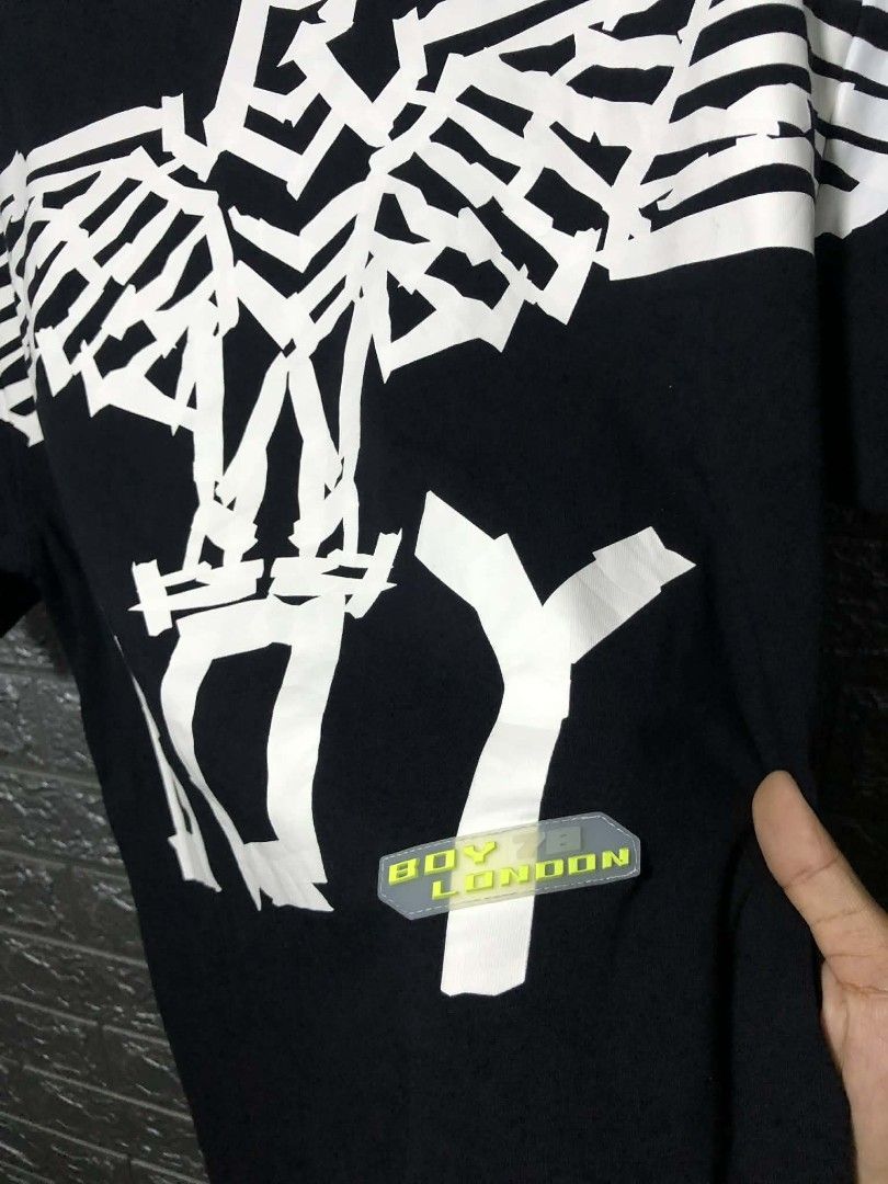 BOY LONDON Biglogo Shirt (Category: Tshirts & Polo Shirts ) located in Caloocan City. Submitted by freecloud-3645 (Listing ID 1436585371, Image 3). Description: Authentic Excellent condition 9/10 color rate No issue.