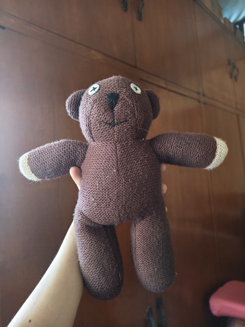 auth Mr. Bean's Teddy bear (Category: Plushies & Soft Toys) located in Bulacan. Submitted by angel.decluttersx (Listing ID 1436558915, Image 3). Description: orig brown knitted plush toy flaw: see photo above for the secured stitches.