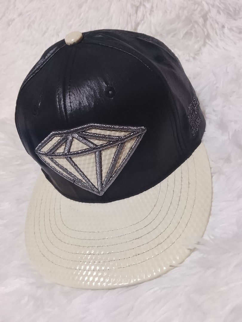 Bundled cap (Category: Caps & Hats) located in Bulacan. Submitted by clarissecgrm (Listing ID 1436508849, Image 1). Description: 400 bundled cap.