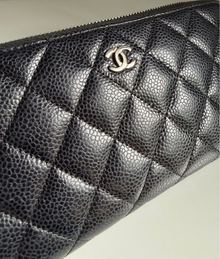 Chanel CC caviar zip long wallet black caviar (Category: Luxury Bags & Wallets) located in Quezon City. Submitted by ksumer (Listing ID 1436611848, Image 3). Description: Used wallet.