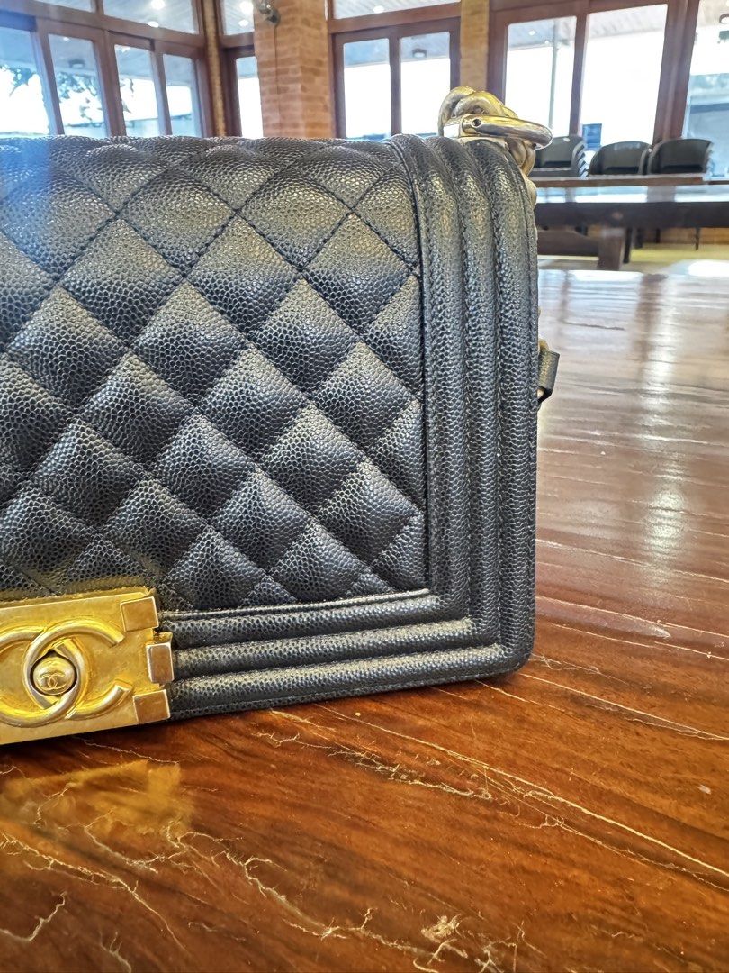 Chanel Le Boy Caviar Old Medium (Category: Luxury Bags & Wallets) located in Pasay City. Submitted by missnayeon (Listing ID 1436548020, Image 3). Description: - Authentic Chanel Boy Bag (Series 28) - Condition 9.5/10 (excellent condition) - inclusions: dust bag, card, and box.