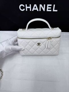 （分類：）位於 。 由 chloe_luxury_vca 提交（商品編號 1436521664，圖片 1）。簡介： 。