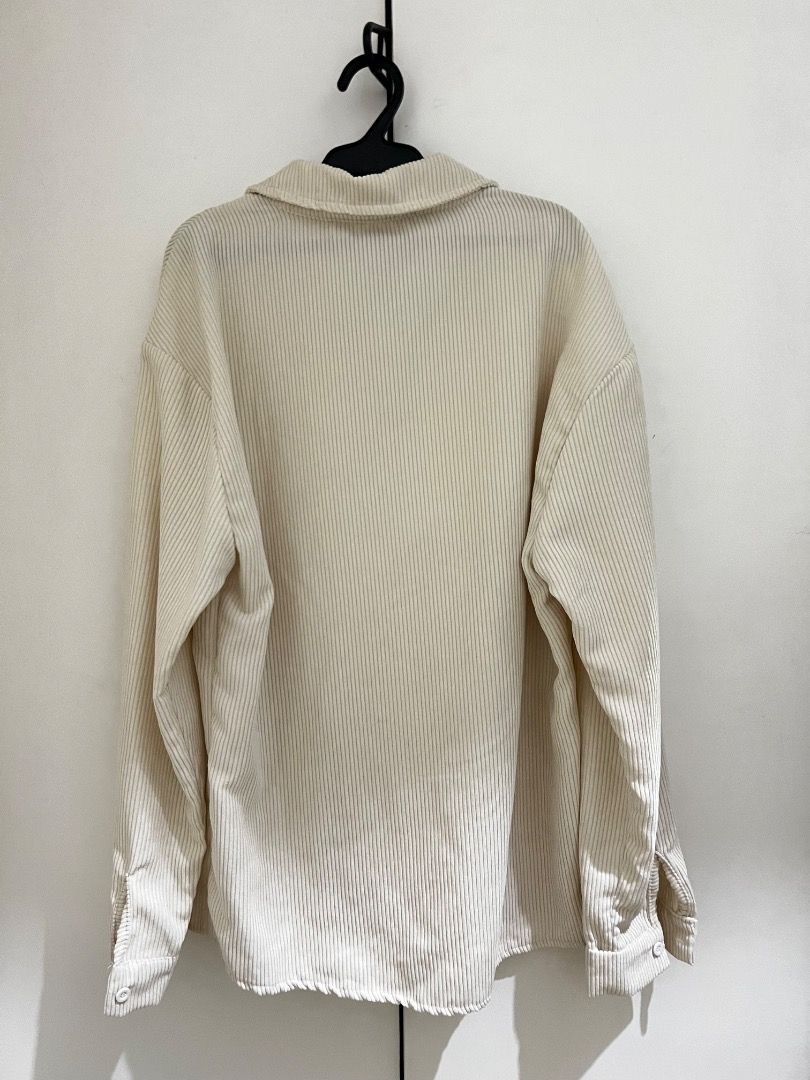 Corduroy Button-Down Long Sleeve Polo Shirt (Category: Tshirts & Polo Shirts ) located in Quezon City. Submitted by seyerenzo (Listing ID 1436519210, Image 3). Description: dm if interested! size: L-XL used once still in good condition :) mod: J&T / Lalamove (same day delivery) mop: GCash 📍 Quezon City (Near UPTC).