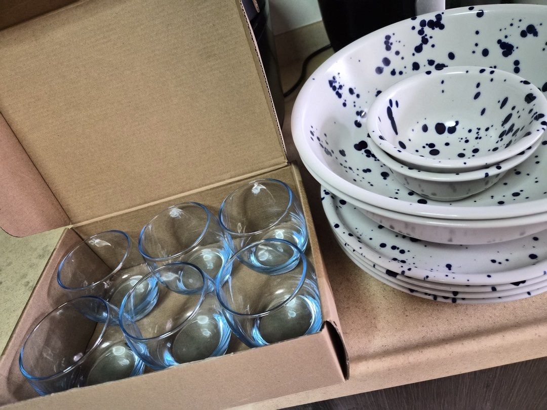 Dinnerware Set with Glasses447401160271482880