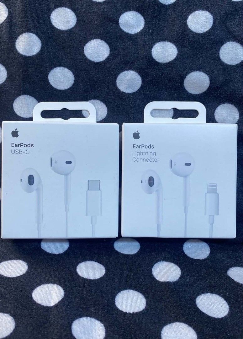 Earphone earpods USB-C|lightning connector earphone (Category: Headphones & Headsets) located in Manila. Submitted by pricious (Listing ID 1436593865, Image 1). Description: .
