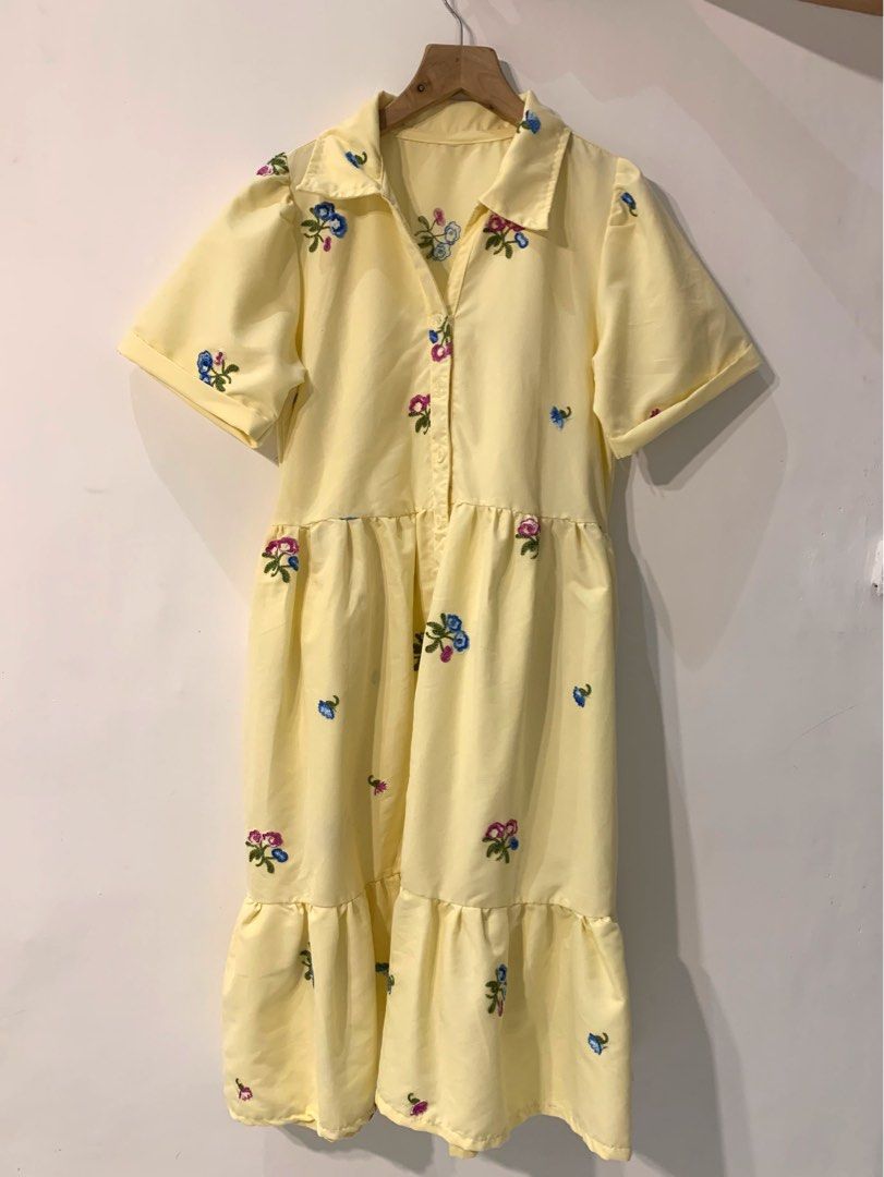 Embroidered Midi Doll dress with collar (Medium) (Category: Dresses) located in Angono. Submitted by fabshop4 (Listing ID 1436598806, Image 1). Description: brand new l never worn Embroidered design fits medium-semi large Gcash payment + sf.