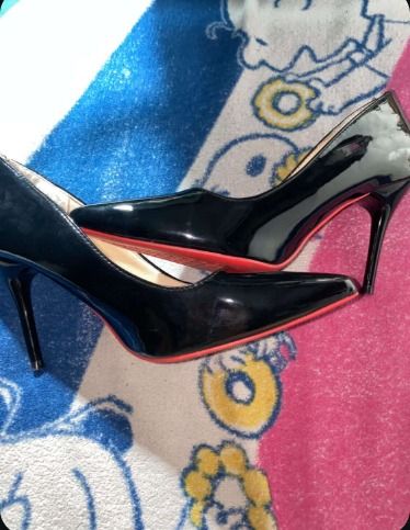 FAKE LOUBOUTIN HEELS (SLIGHTLY NEGOTIABLE) (Category: Heels) located in Manila. Submitted by blairwldrf (Listing ID 1436629010, Image 1). Description: size 8-9 loc manila SLIGHTLY NEGOTIABLE loc manila buyer should shoulder sf .