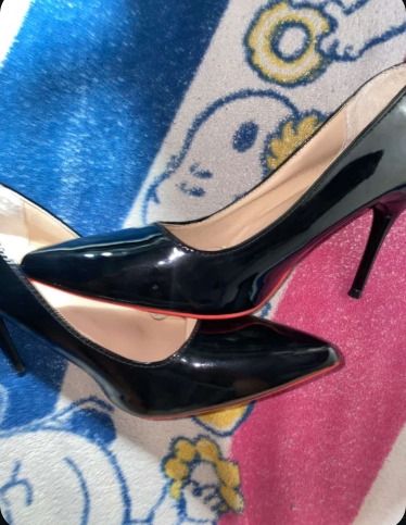 FAKE LOUBOUTIN HEELS (SLIGHTLY NEGOTIABLE) (Category: Heels) located in Manila. Submitted by blairwldrf (Listing ID 1436629010, Image 2). Description: size 8-9 loc manila SLIGHTLY NEGOTIABLE loc manila buyer should shoulder sf .
