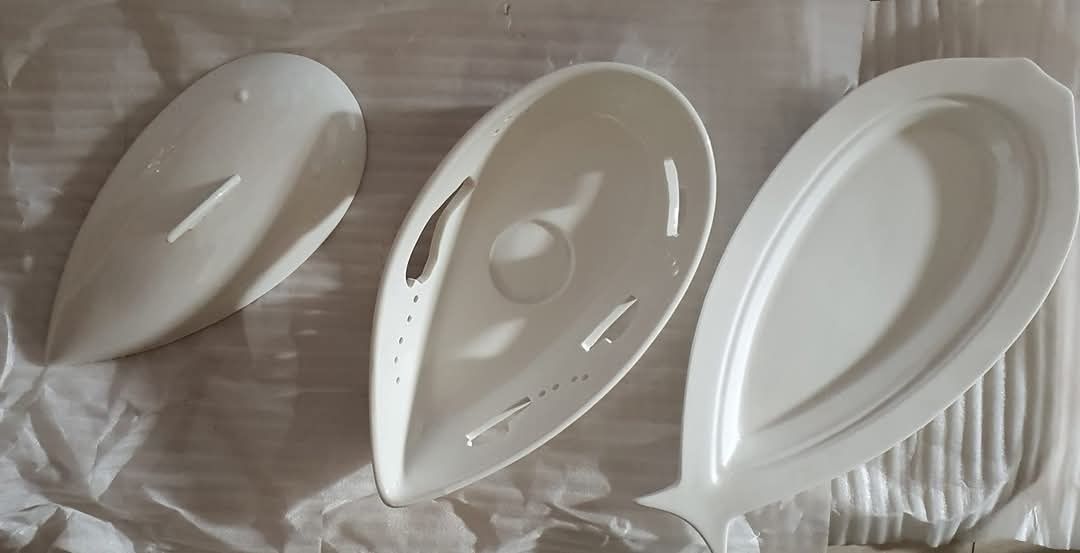 Fish-Shaped Serving Dish with Lid (Category: Dinnerware & Cutlery) located in Quezon City. Submitted by cuiquesuum (Listing ID 1436645347, Image 3). Description: - White ceramic fish-shaped serving dish - Includes matching lid - Unique fish-shaped cutouts on the sides - Lid features a fin-shaped handle - Perfect for serving dishes - Great for gatherings.