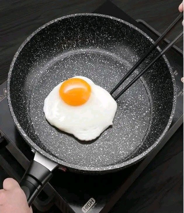 frying pan (Category: Fryers) located in Manila. Submitted by asstditems (Listing ID 1436528776, Image 2). Description: 390 FRY PAN （24 CM ） 450 FRY PAN（28 CM ） NON STICK COOKWARE MAKAPL AT GOOD QUALITY same-day delivery via lalamove gcash or cod payment ncr area godbless happy shopping.