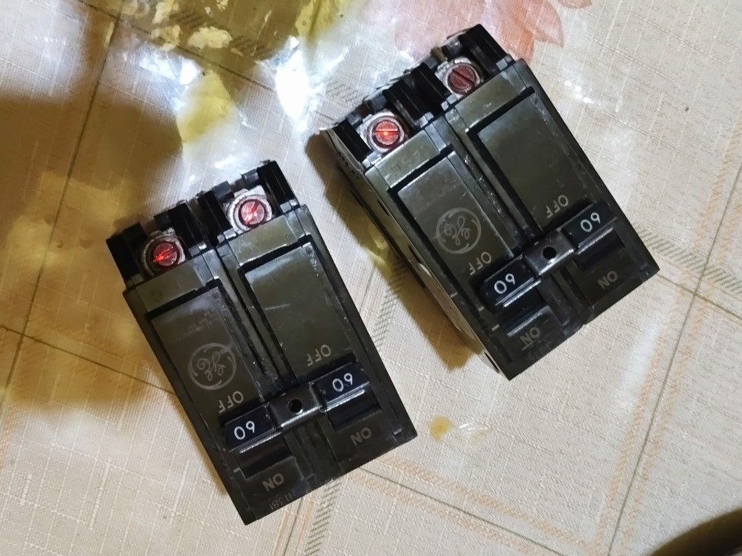GE 60A Circuit Breaker (Category: Construction Tools & Equipment) located in Las Pinas. Submitted by outdoorsandbeyond (Listing ID 1436567917, Image 2). Description: - GE 60A Circuit Breaker - ON/OFF switch - 60A rating - Images of front and back included - 40C rated For sale Brand-new GE Circuite breaker 60amp 2pcs only Get both 1600 only Loc. Las piñas .
