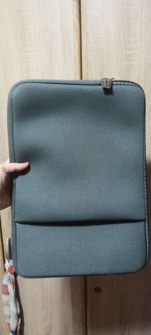 Gray Laptop Bag 14 inches (Category: Laptop Bags & Sleeves) located in Taguig. Submitted by oddlykawaiishop.ph (Listing ID 1436604301, Image 2). Description: ❤️ This laptop bag has two compartments—one main and one for chargers, mouse pad, etc. ❤️ It is of foam material. RFS: Maling size na order 😭 Originally bought for 122. Literally just got the item as of today, May 7th. .