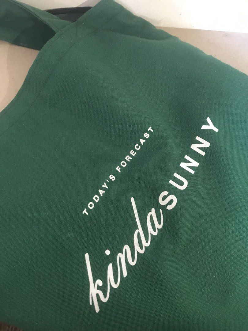 Green Tote Bag - Kinda Sunny (Category: Tote Bags) located in Manila. Submitted by arashi.aiko (Listing ID 1436552505, Image 1). Description: RFS : decluttering.