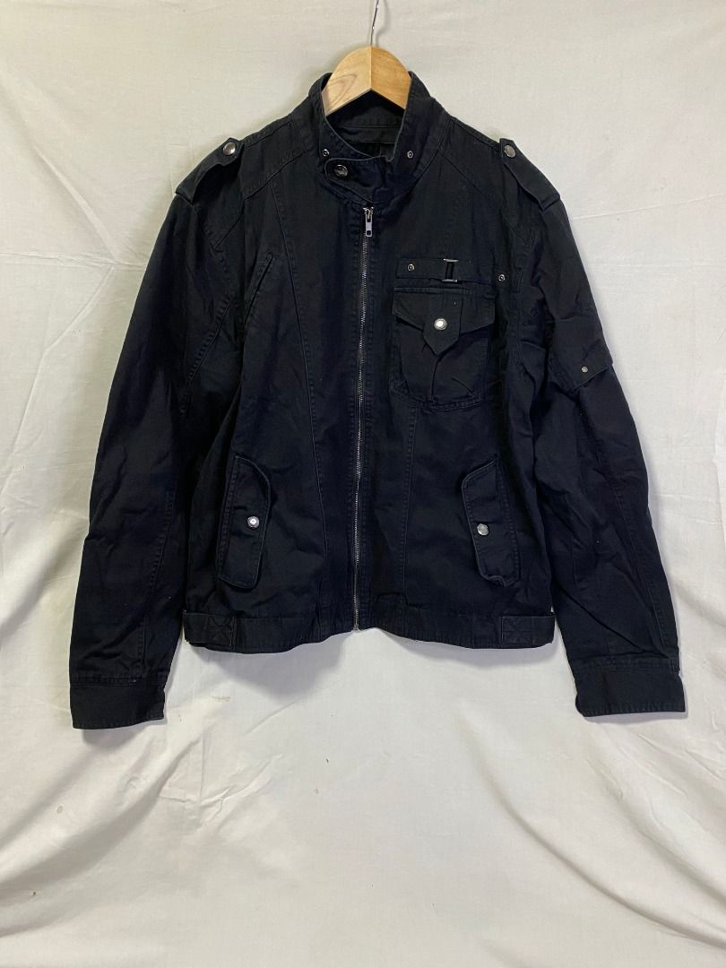 GUESS Military Field Jacket Black (Category: Coats, Jackets and Outerwear) located in Antipolo. Submitted by canadafindss (Listing ID 1436599781, Image 1). Description: 🔥 GUESS Military Field Jacket Black Clean Tactical / Streetwear Vibe Classic black lightweight jacket from GUESS with military-inspired detailing — shoulder tabs, utility pockets, elbow patches, and clean structured fit. Easy i-style for casual, techwear, or minimalist outfits. ✔