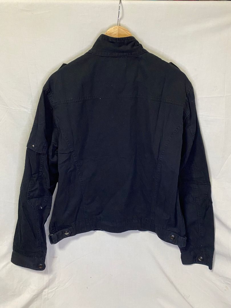 GUESS Military Field Jacket Black (Category: Coats, Jackets and Outerwear) located in Antipolo. Submitted by canadafindss (Listing ID 1436599781, Image 2). Description: 🔥 GUESS Military Field Jacket Black Clean Tactical / Streetwear Vibe Classic black lightweight jacket from GUESS with military-inspired detailing — shoulder tabs, utility pockets, elbow patches, and clean structured fit. Easy i-style for casual, techwear, or minimalist outfits. ✔