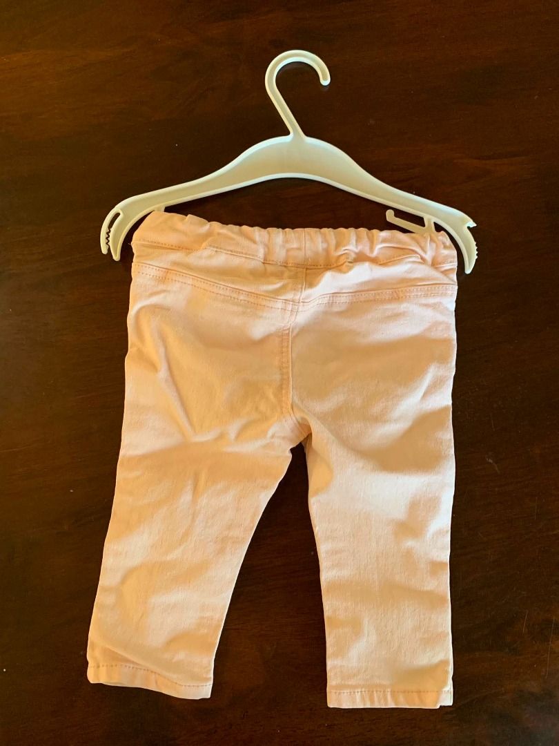 H&M Baby Pink Pants (Category: Babies & Kids Fashion) located in Muntinlupa City. Submitted by aubreyraven (Listing ID 1436539115, Image 2). Description: - H&M baby pants - Adorable light pink color - Adjustable waistband - Classic, simple design - Perfect for everyday wear.