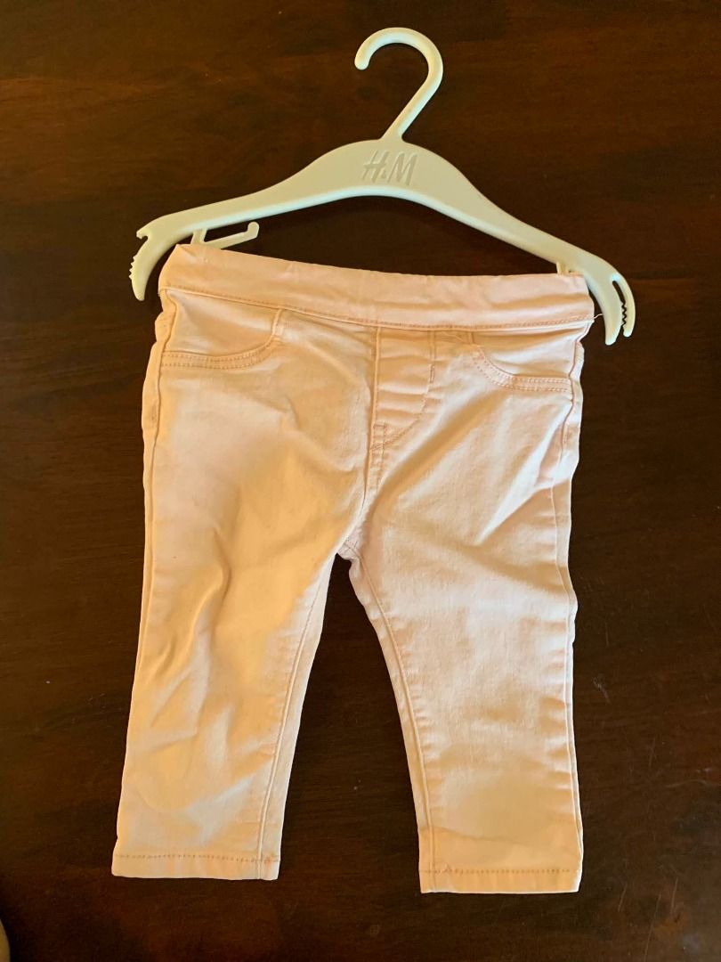 H&M Baby Pink Pants (Category: Babies & Kids Fashion) located in Muntinlupa City. Submitted by aubreyraven (Listing ID 1436539115, Image 1). Description: - H&M baby pants - Adorable light pink color - Adjustable waistband - Classic, simple design - Perfect for everyday wear.