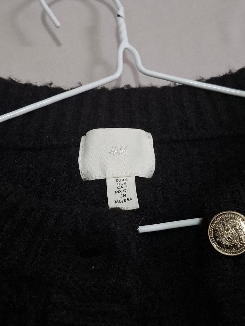 H&M Black Textured Cardigan (Category: Coats, Jackets and Outerwear) located in Quezon City. Submitted by aerzxx (Listing ID 1436529254, Image 2). Description: H&M Black Textured Cardigan size: Small-Medium condition: lightly used (2-3 times) orig price: 1499.