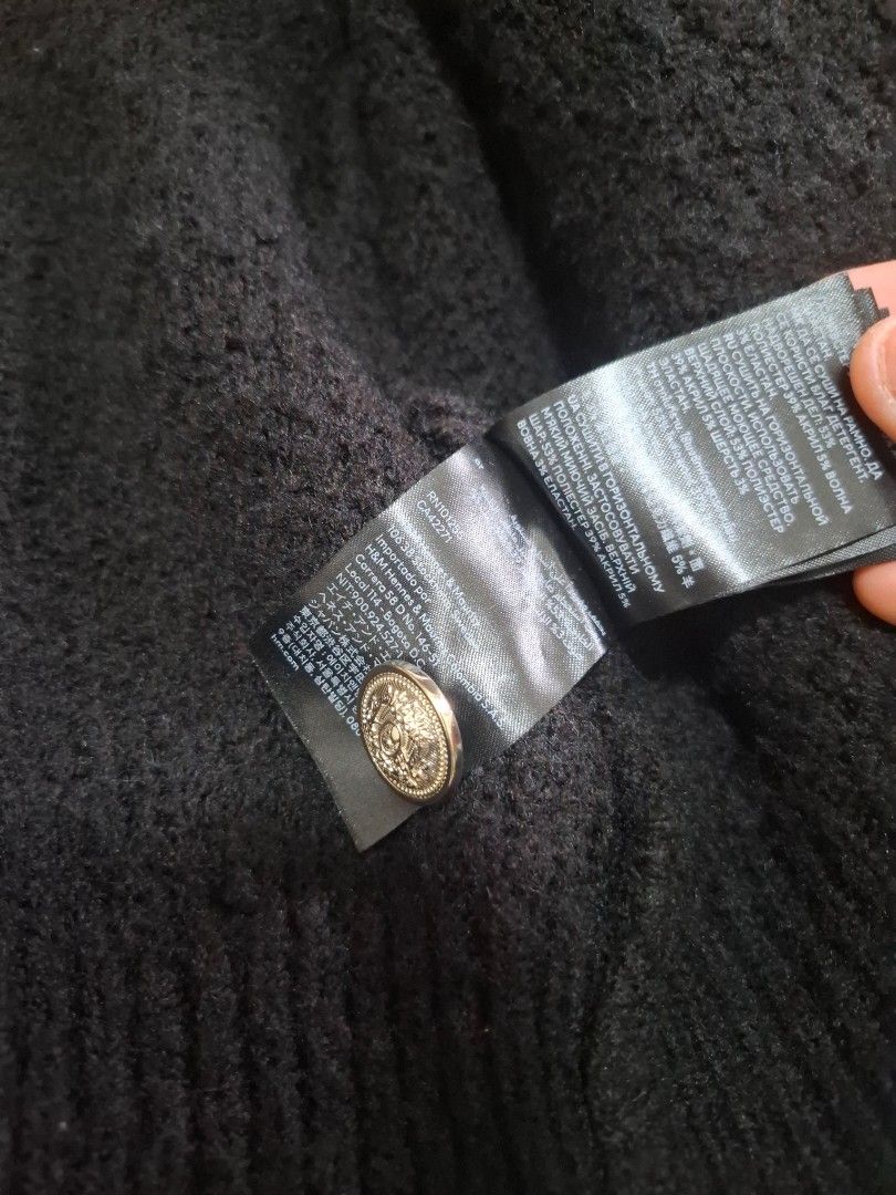 H&M Black Textured Cardigan (Category: Coats, Jackets and Outerwear) located in Quezon City. Submitted by aerzxx (Listing ID 1436529254, Image 3). Description: H&M Black Textured Cardigan size: Small-Medium condition: lightly used (2-3 times) orig price: 1499.