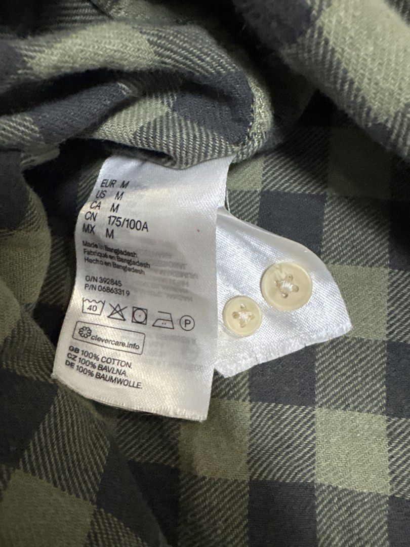 H&M Flannel Green Gingham Button-Up Shirt (Category: Tshirts & Polo Shirts ) located in Cabuyao City. Submitted by rkivedbyraven (Listing ID 1436493427, Image 3). Description: .