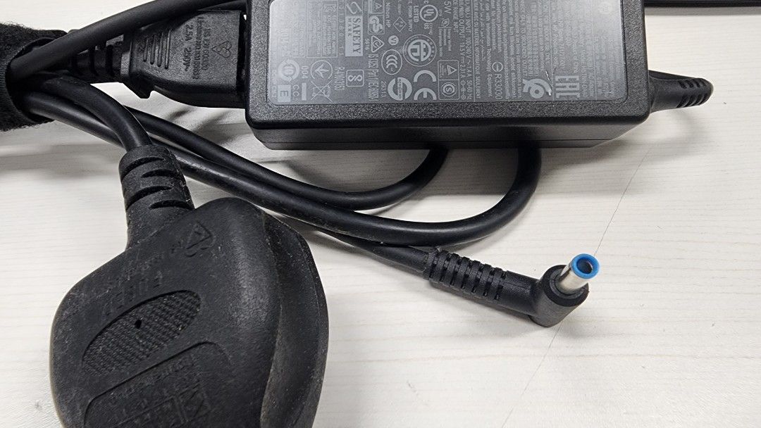 HP 45W Laptop Charger447567995035330561