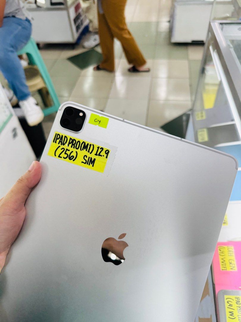 Ipad Pro M1 256GB 12.9 inch wifi + cellular no issues Openline (Category: iPad) located in San Juan City. Submitted by najihahtelecomshop2018 (Listing ID 1436633411, Image 2). Description: Legit Store | Original unit FOR SALE | TRADE / SWAP ▫️INSTALLMENT thru: 🔸Credit Card (straight / installment) 🔸Ggives / Gcredit + 6% interest 🔸Spay Later + 6% interest (RFS: Buy and Sell any kinds of Gadgets) Description: Ipad Pro M1 chip 12.9 inch 256GB ( o
