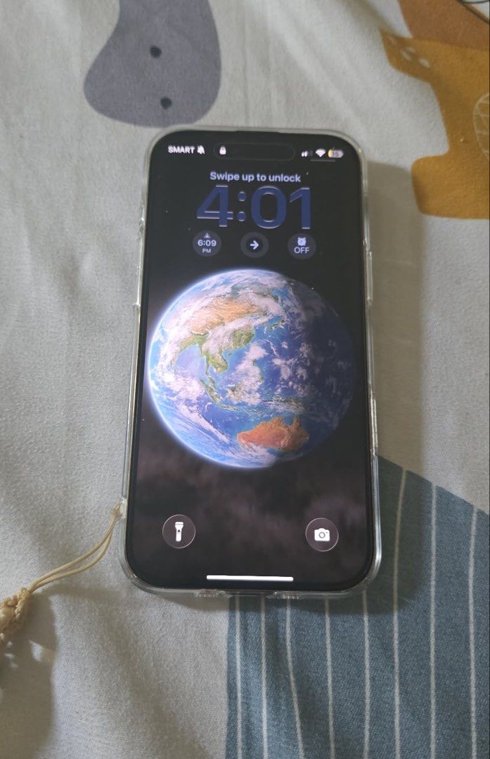 Iphone Air (17 Air) White Gold (Category: iPhone Air Series) located in Pasig City. Submitted by mxbutterfly (Listing ID 1436632727, Image 2). Description: Selling my personal phone Bought from beyond the box Complete with receipts Looks like new Free uniq ultra thin clear case worth 1800+ Negotiable and open for trade in to lower units (need funds).