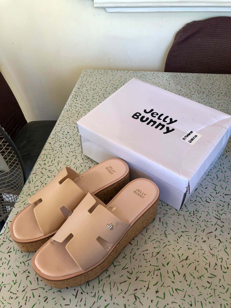 Jelly Bunny For Women (Category: Flats & Sandals) located in Talavera. Submitted by 29393550a5d869365c1b7c23e5ebbf (Listing ID 1436532991, Image 2). Description: Jelly Bunny For Women Size 8 Women Used Once 1K negotiable .