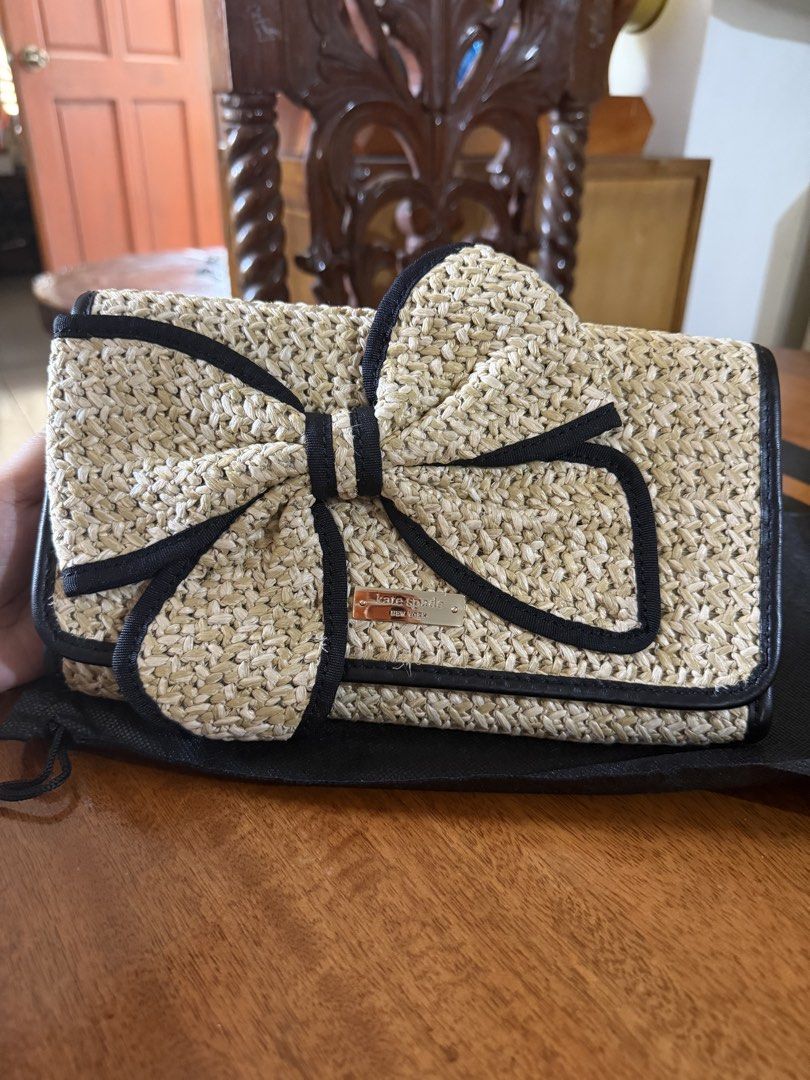 Kate Spade Native Ribbon Clutch (Category: Luxury Bags & Wallets) located in Caloocan City. Submitted by wwwfesu (Listing ID 1436525479, Image 1). Description: 💯 𝐀𝐔𝐓𝐇𝐄𝐍𝐓𝐈𝐂- Brand New with Tag Kate Spade Native Ribbon Clutch Super nice in actual .