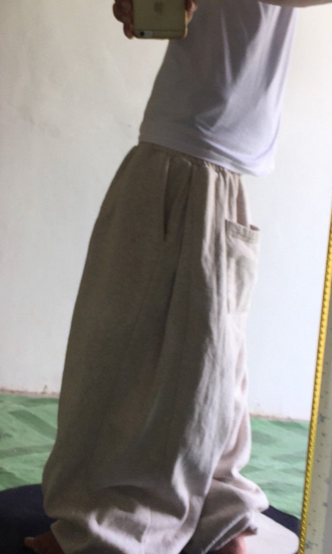 LAB STUDIOS Grey Baggy Pants (Almost 1 kg) (Category: Joggers) located in Dumanjug. Submitted by commonthread.ph (Listing ID 1436649385, Image 3). Description: L.A.B STUDIO ‎ ‎W- Free ‎L- 40 ‎TH- 17 ‎HEM- Jogger type anti heel drag Good for work out📌 Gym Almost 1 kilo Hard🥶 Heavy🥶 Thick🥶 Thigth Ribbings🥶.
